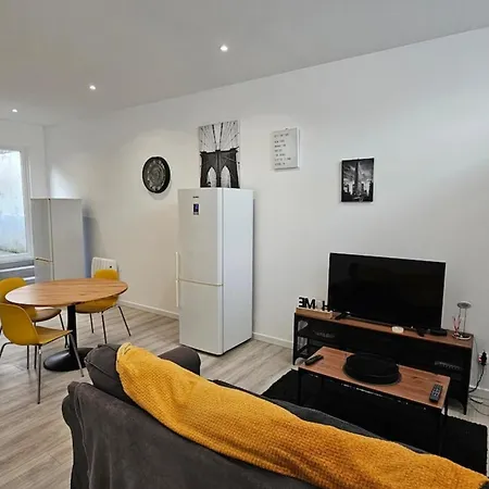بيت للعطل Maison De *